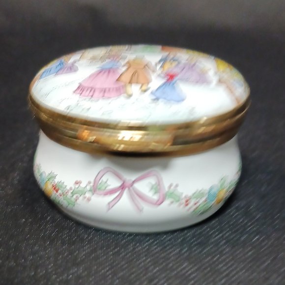 Crummles Enamel Trinket Box Harrods Christmas Scene - Picture 3 of 6